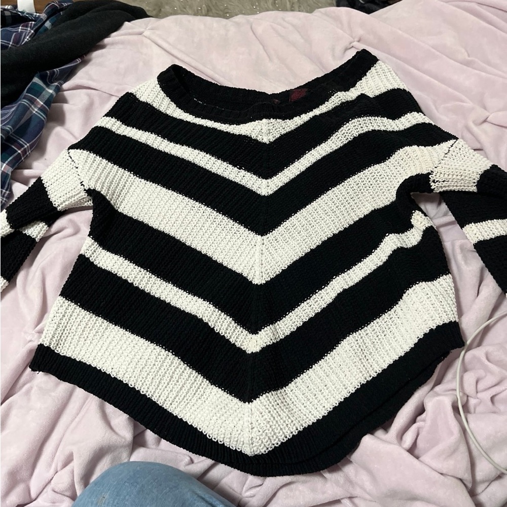 Xs woman’s cropped striped sweater